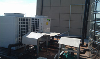 10噸熱水2臺(tái)5P主機(jī)